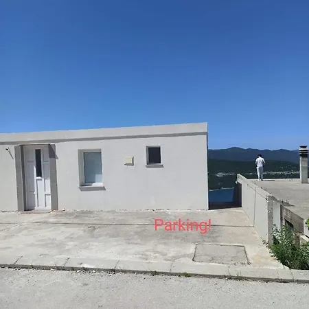 Apartment Hills
