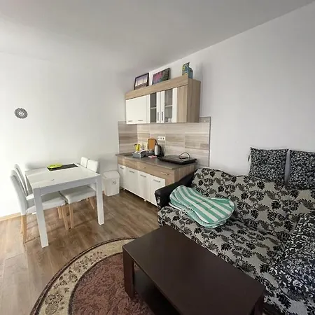 Hills Apartment *