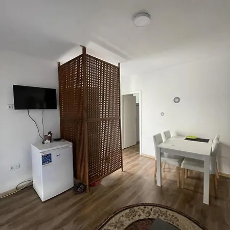 Apartment Hills